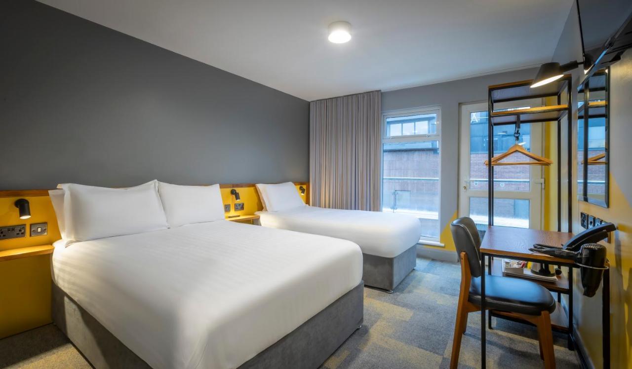 Fitzsimons Hotel Temple Bar Dublin Bagian luar foto