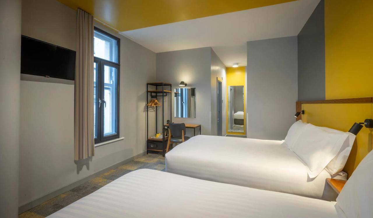 Fitzsimons Hotel Temple Bar Dublin Bagian luar foto