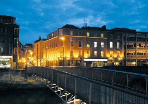 Fitzsimons Hotel Temple Bar Dublin Bagian luar foto